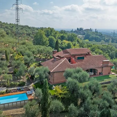 Adisa 8, Emma Villa Uzzano