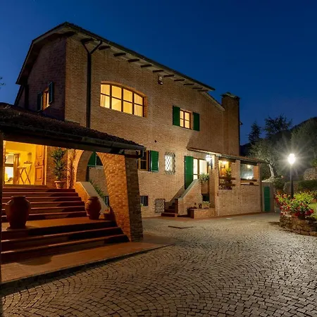 Villa Adisa 8, Emma Uzzano